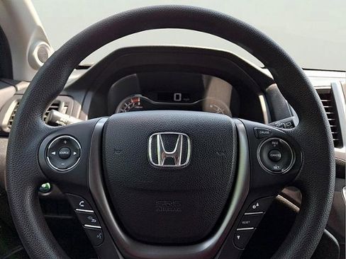 Used 2017 Honda Pilot LX image 16