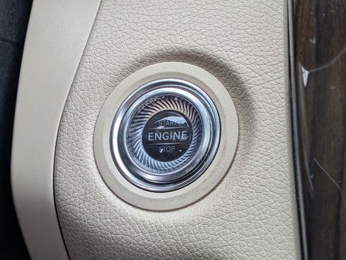 Used 2020 Mercedes-Benz C 300 Sedan image 32