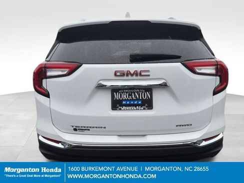 Used 2024 GMC Terrain SLT AWD/4WD image 7