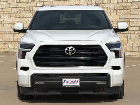Used 2025 Toyota Sequoia SR5 AWD/4WD image 2