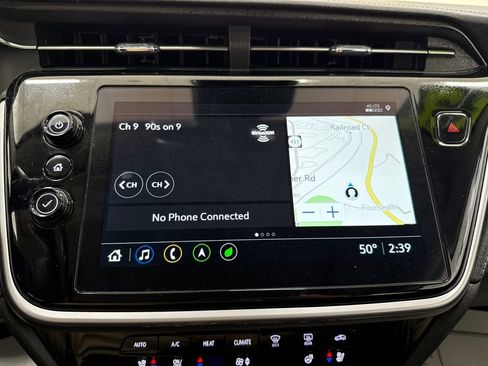 Used 2023 Chevrolet Bolt EUV Premier w/ Sun & Sound Package image 29