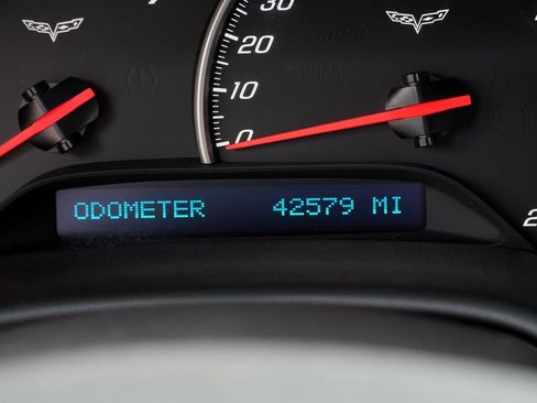 Used 2007 Chevrolet Corvette Convertible w/ Preferred Equipment Group RWD image 9