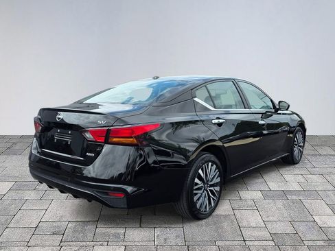 Used 2024 Nissan Altima 2.5 SV AWD/4WD image 7
