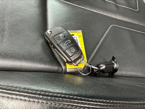 Used 2024 Audi Q3 2.0T Premium image 14