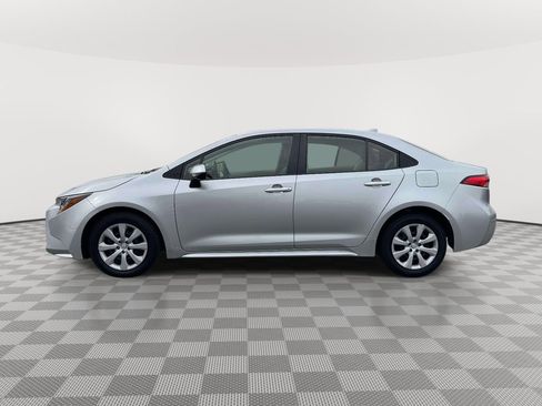 Used 2024 Toyota Corolla LE FWD image 4