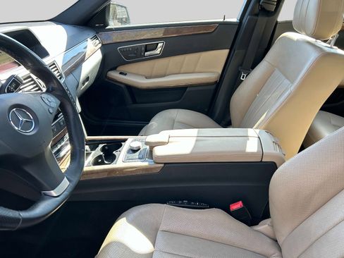 Used 2011 Mercedes-Benz E 550 4MATIC Sedan image 19