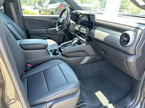 Used 2024 Chevrolet Colorado LT w/ LT Convenience Package III RWD image 9