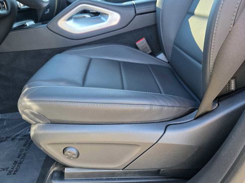 Used 2025 Mercedes-Benz GLS 450 4MATIC image 15