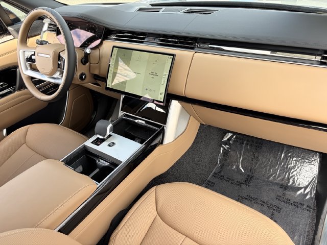 New 2026 Land Rover Range Rover Long Wheelbase SE AWD/4WD image 11