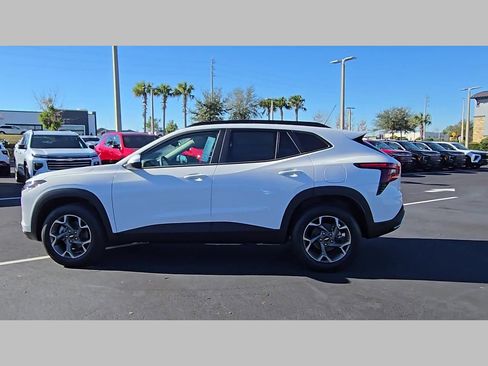 New 2026 Chevrolet Trax LT w/ Driver Confidence Package image 18