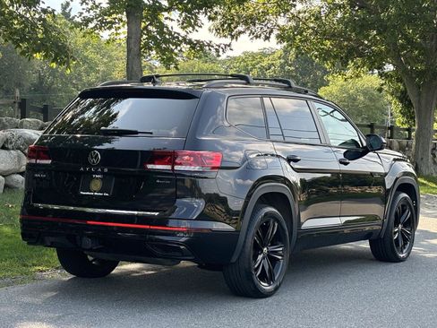 Used 2023 Volkswagen Atlas SEL R-Line AWD/4WD image 4