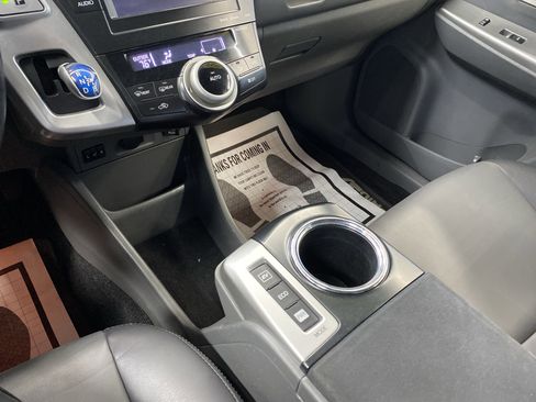 Used 2013 Toyota Prius V image 15