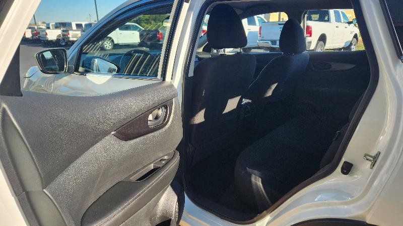 Used 2022 Nissan Rogue Sport S FWD image 10