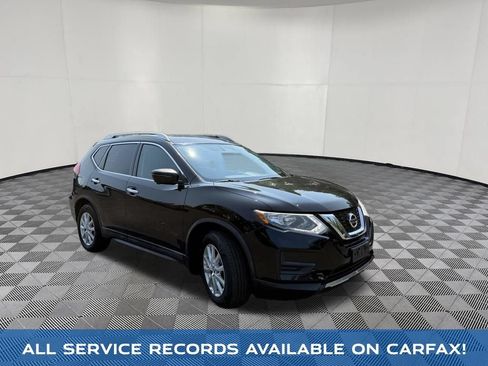 Used 2017 Nissan Rogue SV w/ SV Premium Package FWD image 3