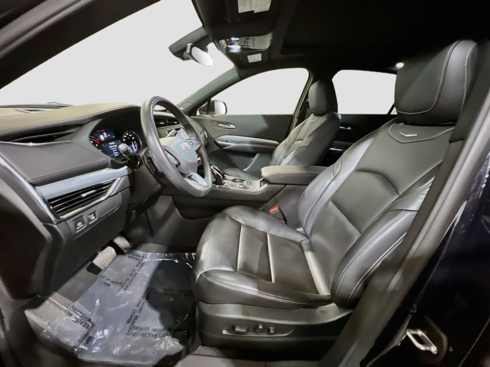 Used 2023 Cadillac XT4 Premium Luxury w/ Trailering Package FWD image 15
