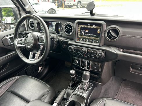 Used 2022 Jeep Wrangler Unlimited Sahara w/ Cold Weather Group AWD/4WD image 24