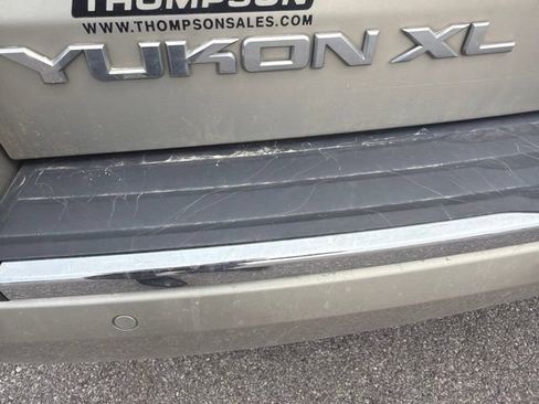 Used 2015 GMC Yukon XL Denali w/ Premium Package AWD/4WD image 28