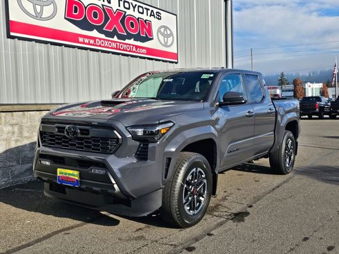 Certified 2026 Toyota Tacoma TRD Sport image 2