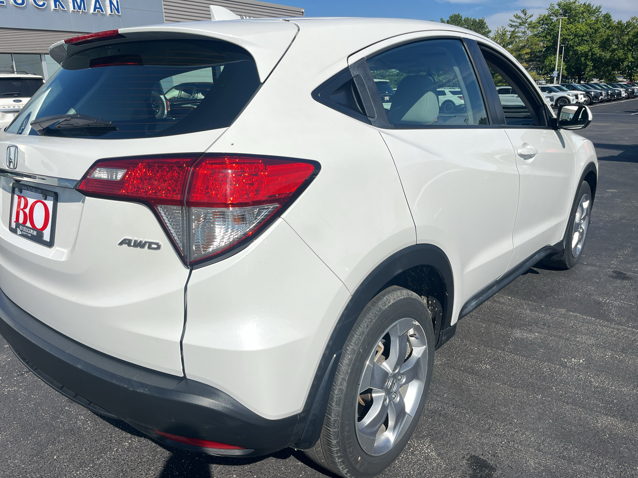 Used 2021 Honda HR-V LX image 9