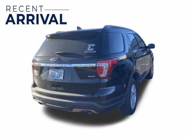 Used 2018 Ford Explorer XLT AWD/4WD image 4