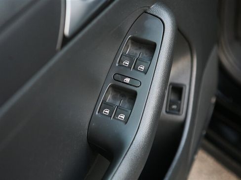 Used 2013 Volkswagen Jetta S FWD image 9