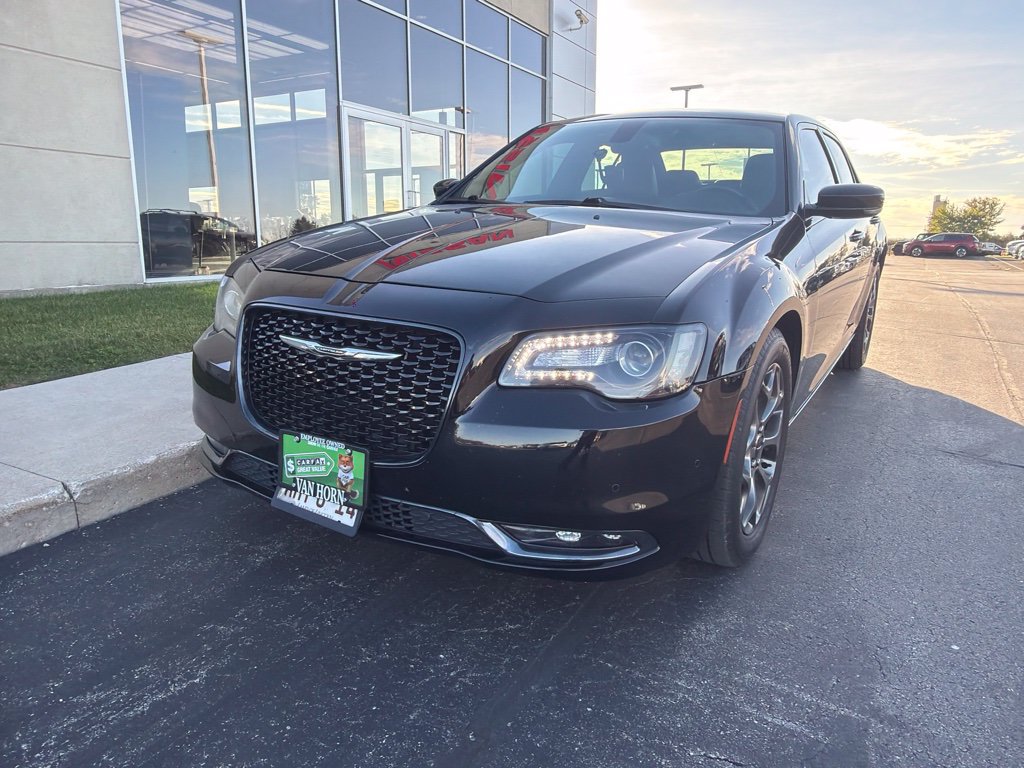 Used 2016 Chrysler 300 S w/ 300S Premium Group AWD/4WD image 2