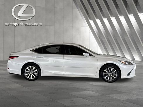 Used 2019 Lexus ES 350 image 4