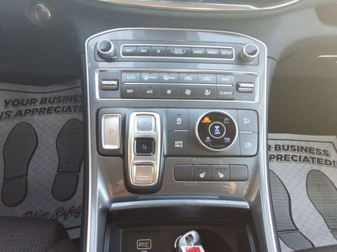 Used 2023 Hyundai Santa Fe SEL image 18