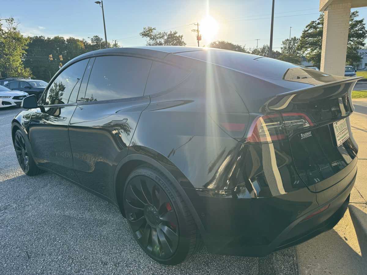 Used 2022 Tesla Model Y Performance AWD/4WD image 8