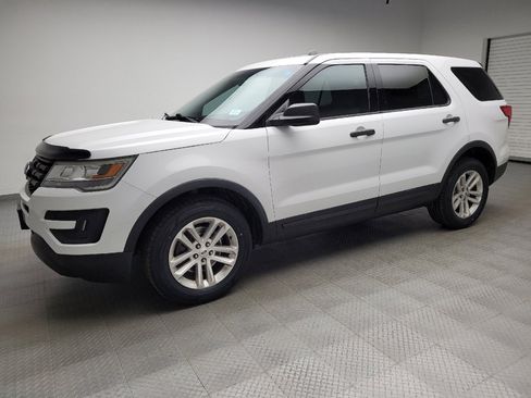 Used 2017 Ford Explorer 4WD image 2