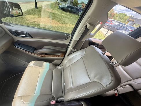 Used 2017 Chevrolet Suburban Premier image 20