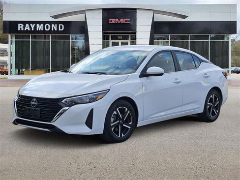 Used 2025 Nissan Sentra SV image 3