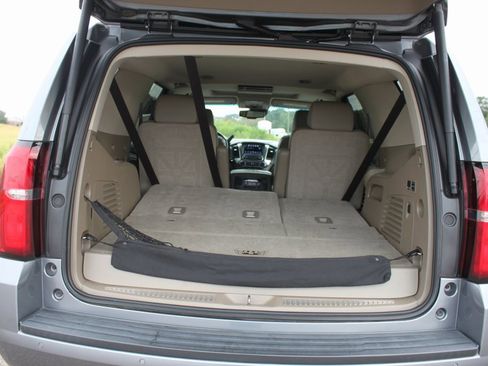 Used 2018 Chevrolet Tahoe LT image 17