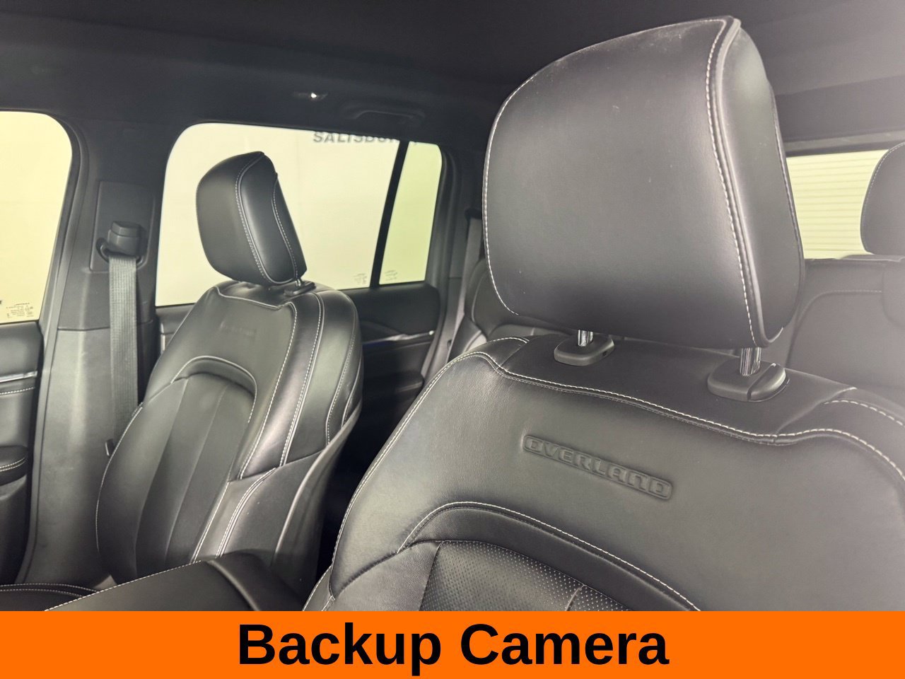 Used 2023 Jeep Grand Cherokee Overland AWD/4WD image 12