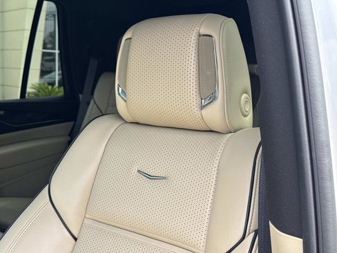 Certified 2024 Cadillac Escalade Premium Luxury AWD/4WD image 15