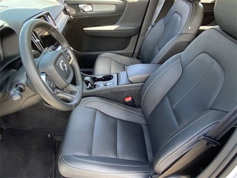 New 2025 Volvo XC40 B5 Core w/ Protection Package Premier image 20