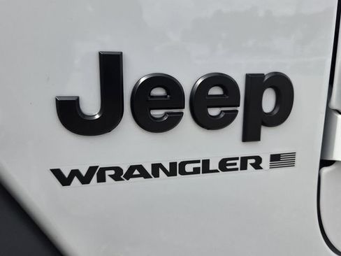 Used 2026 Jeep Wrangler Sport AWD/4WD image 13