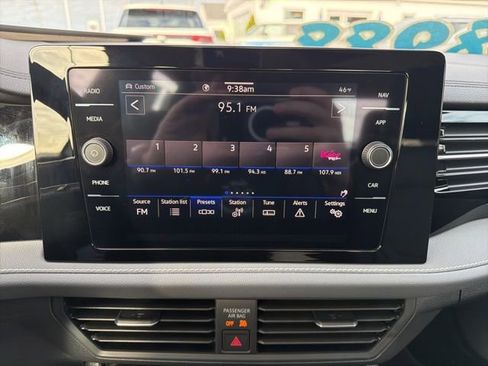 Certified 2025 Volkswagen Jetta SEL image 14