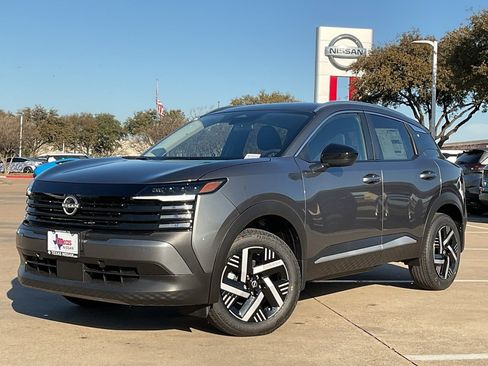 New 2026 Nissan Kicks SV image 2