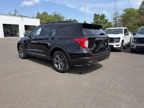 Used 2024 Ford Explorer XLT w/ Equipment Group 202A AWD/4WD image 3