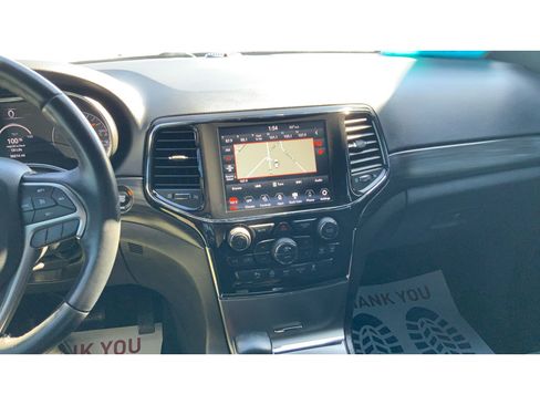 Used 2021 Jeep Grand Cherokee Laredo X AWD/4WD image 13