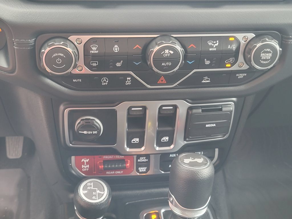 Used 2026 Jeep Wrangler Rubicon AWD/4WD image 25