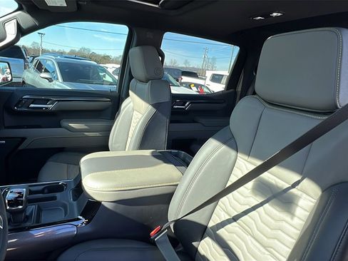 New 2026 Chevrolet Silverado 1500 ZR2 image 15