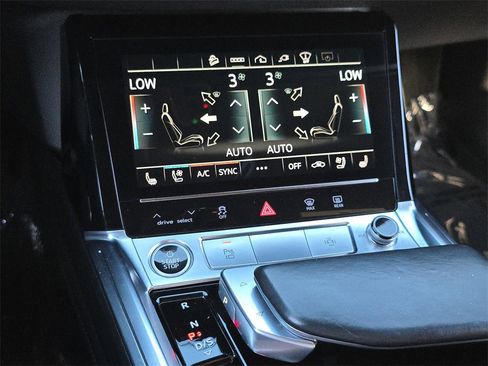 Certified 2022 Audi e-tron Chronos image 27