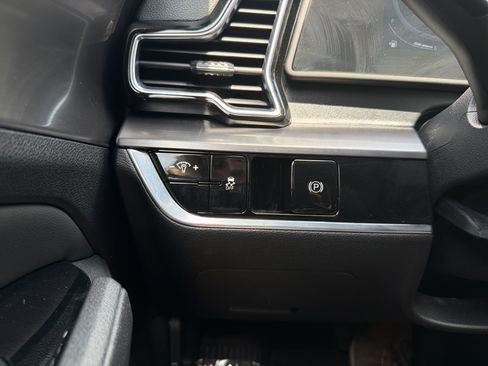 Used 2023 Kia Sportage EX FWD image 31