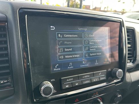 Used 2023 Nissan Frontier SV w/ Midnight Edition Package image 5