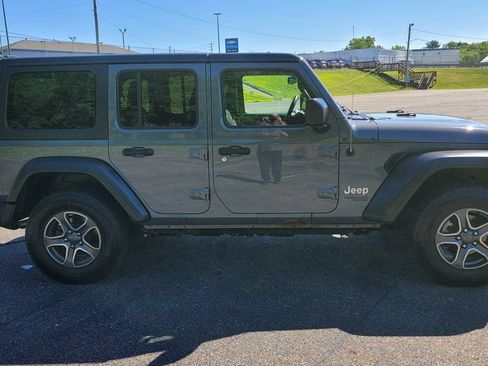 Used 2019 Jeep Wrangler Unlimited Sport S AWD/4WD image 14