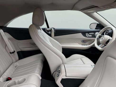 Used 2023 Mercedes-Benz E 450 4MATIC Cabriolet image 40