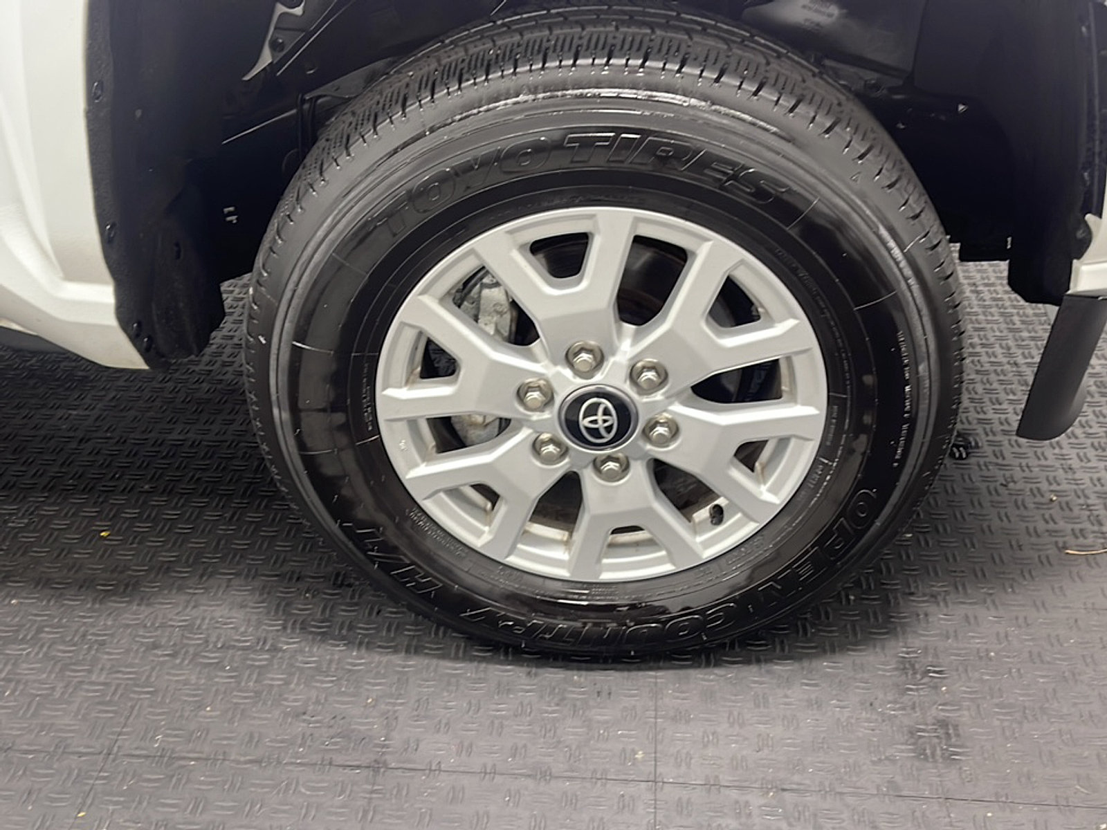 Used 2025 Toyota Tacoma SR5 AWD/4WD image 22