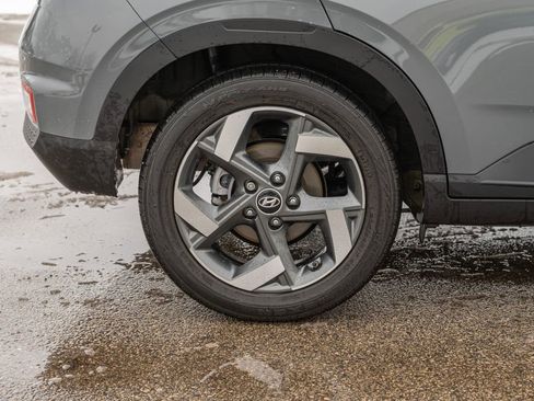 Certified 2023 Hyundai Venue SEL image 9